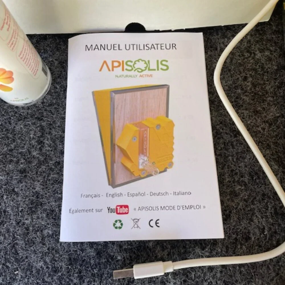 Apisolis Fireless Smoker Kit for Beekeepers - Picture 3 of 4